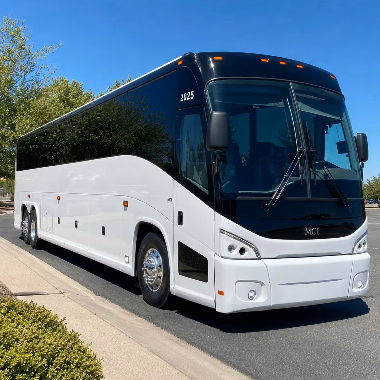 school field trip and student group long distance bus rentals in macon
